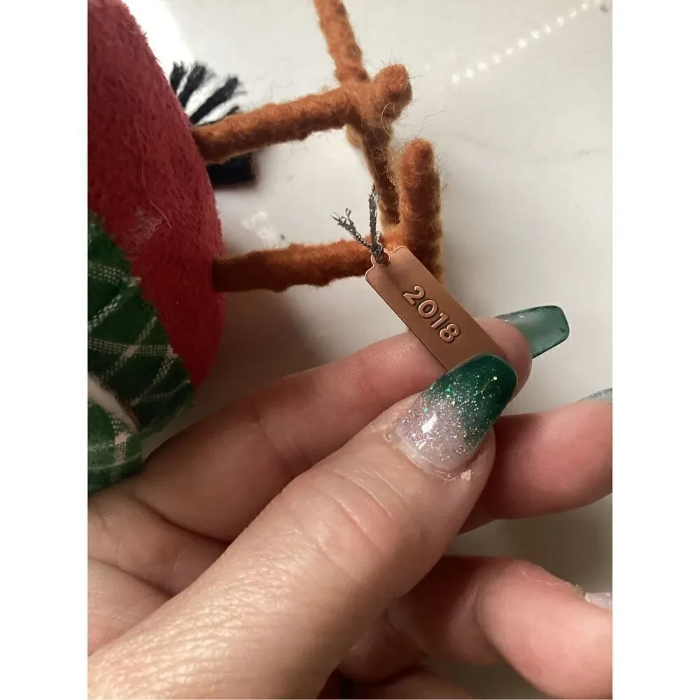 Target Maus Spritz Bird 2018 Feathery Friends  with Foot Tag Red GreenCheck Coat